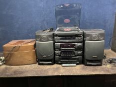 AN AIWA Z-M2500 HI FI with matching speakers and remote (PAT pass and working but controls