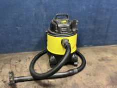 A PARKSIDE PNTS 1300C3 WET AND DRY VACUUM with some, but not all, accessories (PAT pass and