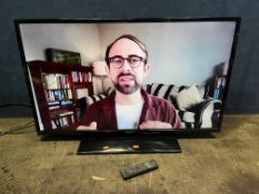 A PANASONIC TX-40C300B 40in TV with remote (PAT pass and working) (2)