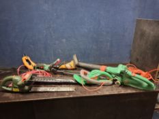 A COLLECTION OF GARDEN ELECTRICALS including a Qualcast GHT600A hedge trimmer, a Black and Decker