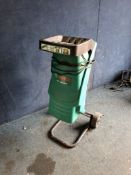 A BOSCH AXT RAPID 2000 GARDEN SHREDDER (PAT pass and working)