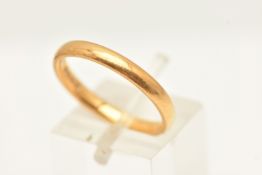A 22CT GOLD WEDDING BAND, designed as a plain polished band, approx width of band 2.72mm, hallmarked
