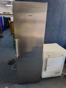 A SIEMENS GS36NV130G LARDER FREEZER, width 60cm, depth 66cm, height 185cm (PAT pass and working