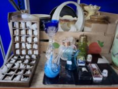 ONE BOX AND LOOSE OF ASSORTED DECORATIVE ITEMS to include a hand signed iridescent glass ewer, a