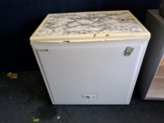 A NORFROST CHEST FREEZER (PAT pass and working) Dimensions:86x56x85cm Condition Report:Handle