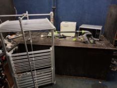 A COLLECTION OF HOUSEHOLD ELECTRICALS including a G Tech K9 (doesn't appear to charge) and a G