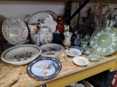 A GROUP OF CERAMICS to include a Portmeirion 'Botanic Garden' platter and bowl, a Wedgwood 1988