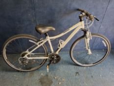 A TREK NEKO S MOUNTAIN BIKE with 24-speed Shimano gears, front suspension and a 16in frame