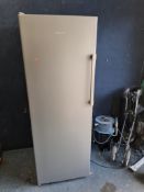 A HOTPOINT UH6F1CG1 LARDER FREEZER (PAT pass and working at -18 degrees) Dimensions:60x64x168cm