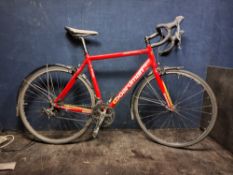 A BOARDMAN 2XAI SPORT GENTS RACING BIKE with a lightweight 22in frame, 16-speed Shimano gears,