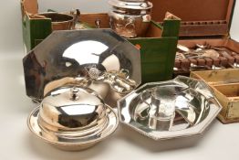 AN ASSORTMENT OF WHITE METAL ITEMS, to include a kettle, a 'Mappin & Webb' dish and cover, a