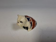 A ROYAL DOULTON UNION JACK BRITISH BULLDOG FIGURE (D5913), REGISTERED DESIGN NO.645658, EARLY 20TH