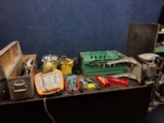 A TRAY AND A BOX CONTAINING TOOLS including a 110v Makita angle grinder, a 110v transformer (PAT