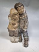 A LARGE LLADRO 'CHILDREN OF THE ARCTIC' (NINOS DEL ARTICO), MODEL NO.2038, a large 'gres'