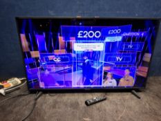 A SAMSUNG UE43RU7020K 43in SMART TV with remote (PAT pass and working)