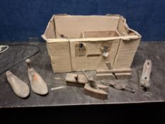 A TRAY CONTAINING VINTAGE WOOD PLANES including a Stanley No.4 plane, a Stanley No.45 plough plane
