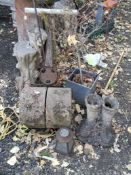 A SELECTION OF GARDEN ITEMS, to include a garden roller, a tree trunk type garden ornament, a