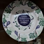 A COMMEMORATIVE EMMA BRIDGWATER PLATE, 21st anniversay dinner plate from 2006 featuring hand sponged