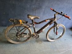AN E LIFE PATRIOT ELECTRIC POWER ASSISTED MOUNTAIN BIKE with charger but no key (PAT fail due to