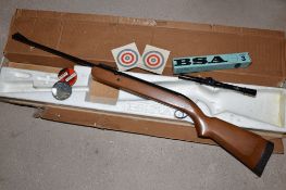A BOXED BSA AIRSPORTER .177 UNDER LEVER AIR RIFLE, serial number EN18464, appears to be in correct