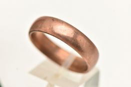 A 9CT GOLD BAND RING, a rose gold band ring, approximate width 6mm, hallmarked Birmingham, ring size
