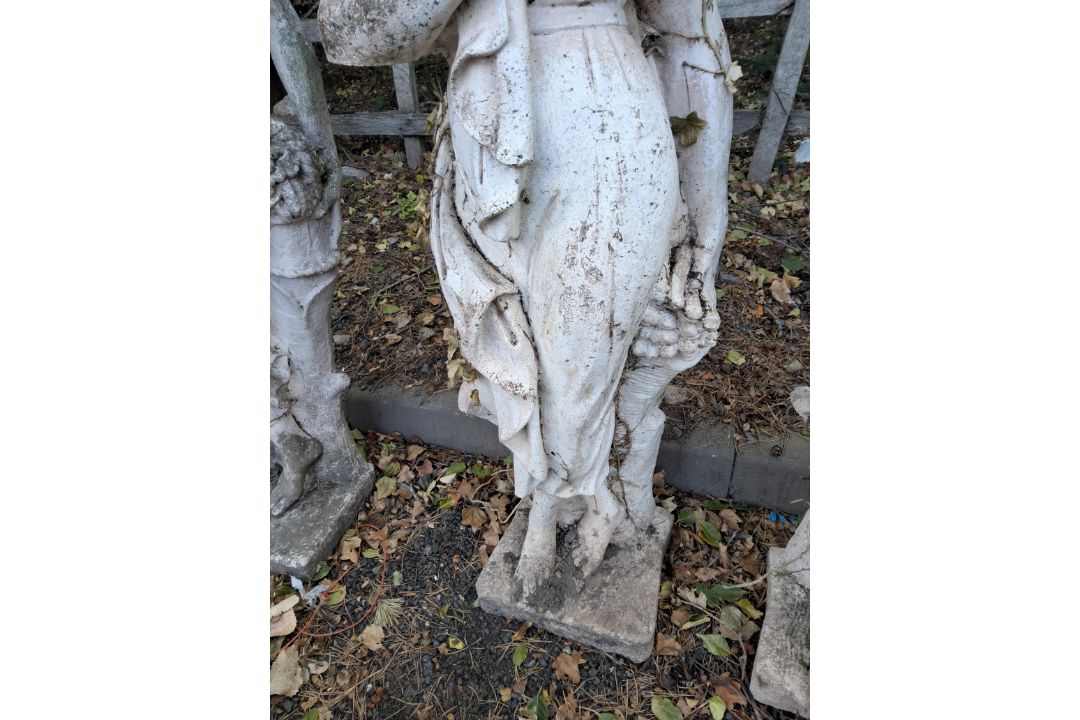 A WEATHERED CONCRETE FEMALE GARDEN STATUE, height 138cm Condition Report:appears in good - Image 3 of 4