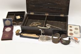 A LOCKABLE BOX WITH ITEMS, to include a yellow metal tooth cap, untested, approximate gross weight