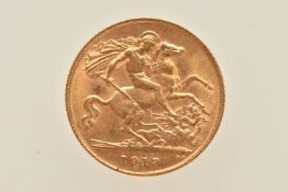 A GEORGE V GOLD HALF SOVEREIGN COIN, dated 1913, approximate diameter 19.1mm, approximate gross