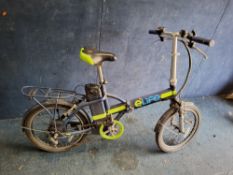 AN E-LIFE ELECTRIC POWER ASSISTED FOLDING BIKE with key, battery (flat), but no charger
