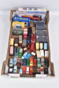A QUANTITY OF OO GAUGE 1/76 SCALE MODEL ROAD VEHICLES, majority are unboxed Oxford Diecast models