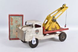 AN UNBOXED TRI-ANG JUNIOR SERIES PRESSED STEEL BREAKDOWN LORRY, white cab and chassis, red body with