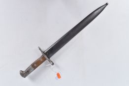 A 20TH CENTURY SWISS MILITARY BAYONET MADE BY ELSENER SCHWYZ, in good condition, the cross guard