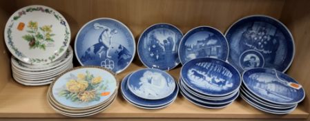 A GROUP OF ROYAL COPENHAGEN CHRISTMAS PLATES, ETC, comprising Royal Copenhagen Christmas plates: