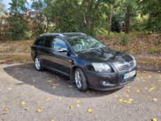 A 2008 TOYOTA AVENSIS D-40 T180 5 DOOR ESTATE CAR with a 2231cc diesel engine, 6-speed manual