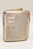 AN EARLY 20TH CENTURY SILVER CIGARETTE CASE, rectangular form with engine turned pattern and