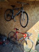 A RALEIGH AIR LITE GENTS RACING BIKE with 12 speed Shimano gears, a 21in frame along with a
