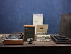 A COLLECTION OF AUDIO AND VISUAL EQUIPMENT including a vintage Philips record player, a Groove retro