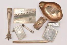 AN ASSORTMENT OF SILVER ITEMS, to include a silver plaque hallmarked London, a pair of sugar tongs