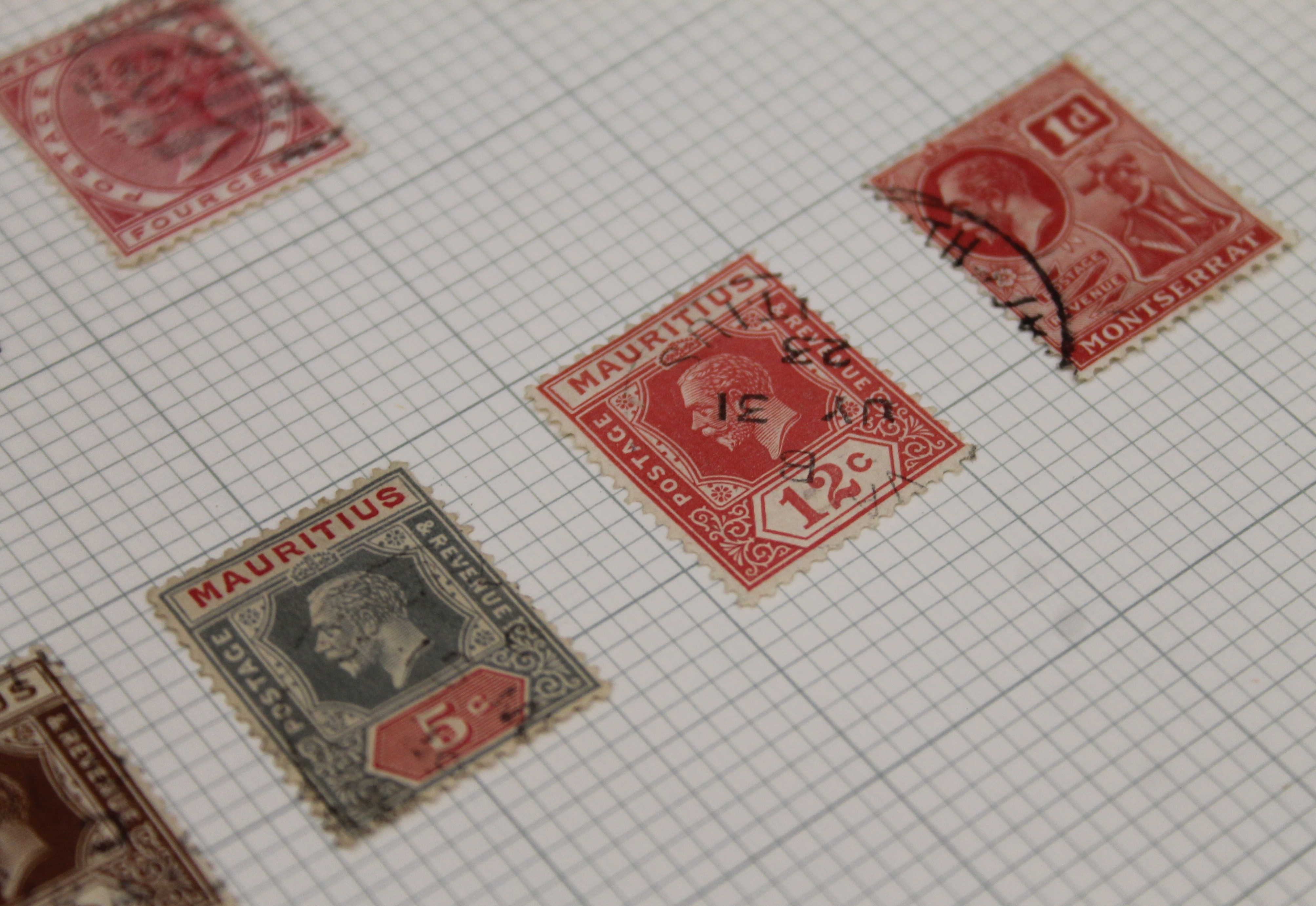An album of vintage stamps. 24 cm wide. - Image 3 of 4