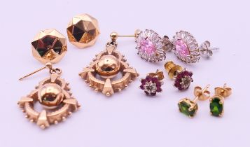 Four pairs of 9 ct gold earrings (4.