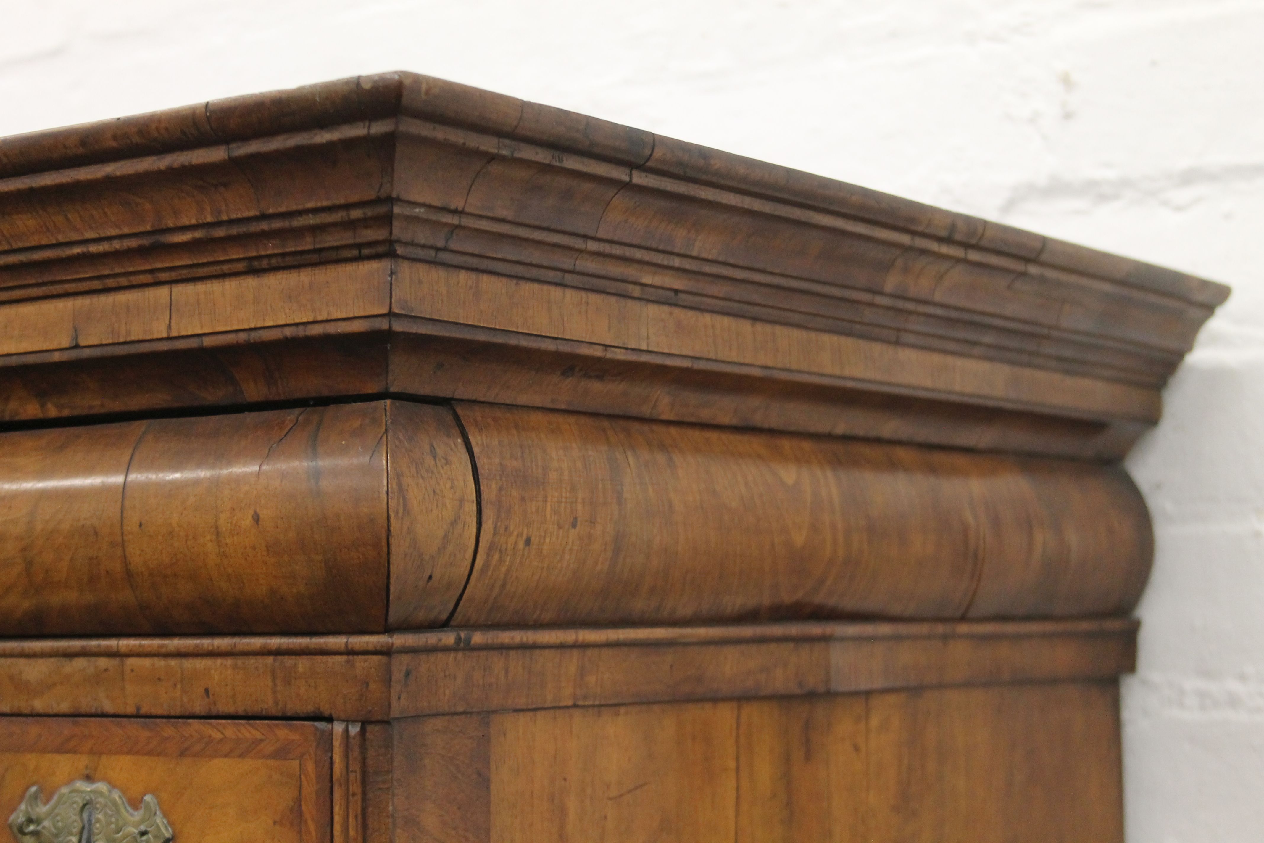 An 18th century walnut chest on chest. 103 cm wide x 180 cm high. - Image 6 of 14