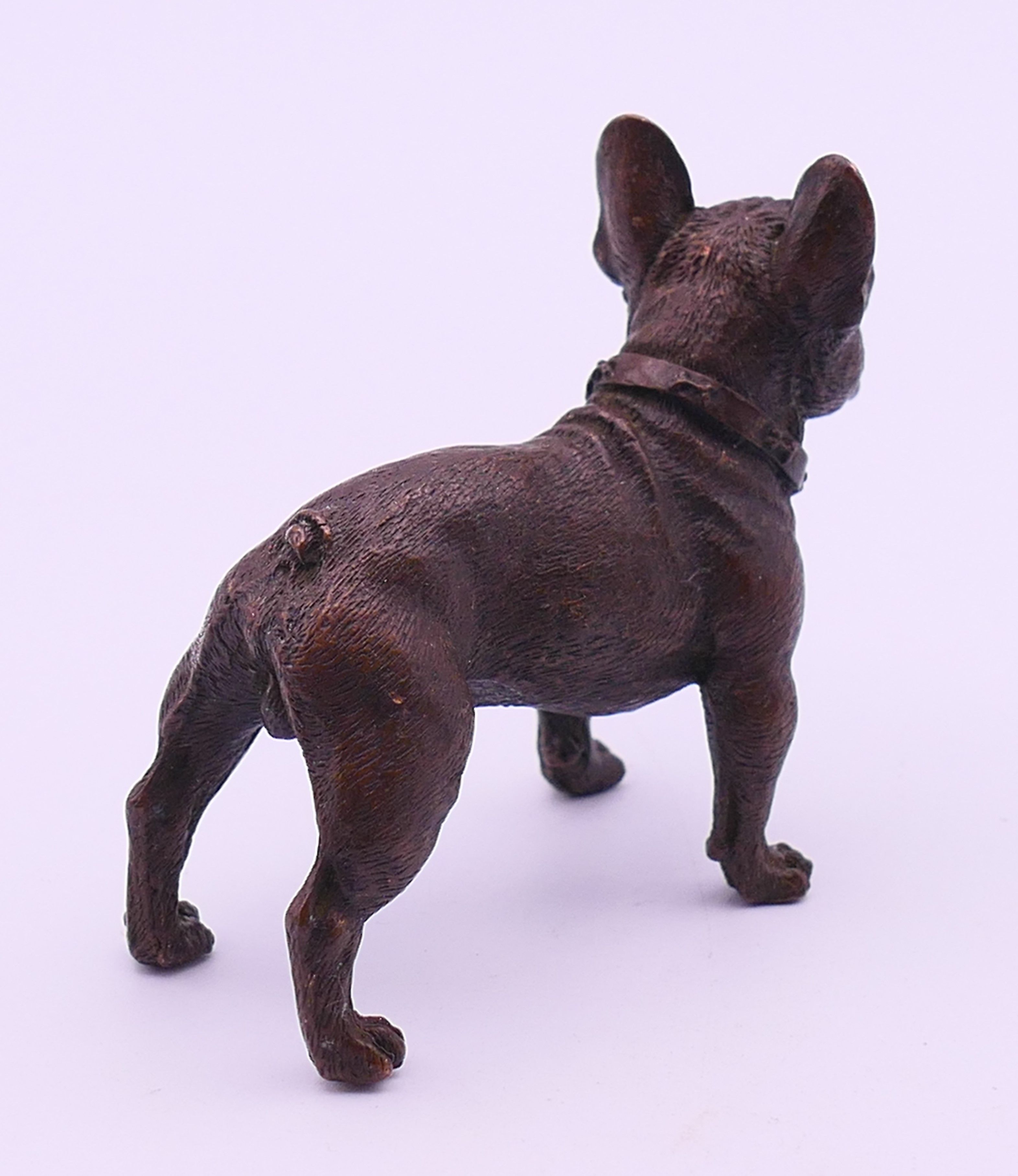 A bronze of a French bulldog. 7 cm long. - Image 4 of 5
