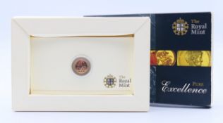 A boxed Royal Mint 2010 gold quarter sovereign. 1.99 grammes.