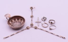 A coin set wine taster and various silver jewellery. Wine taster 5.75 cm diameter.