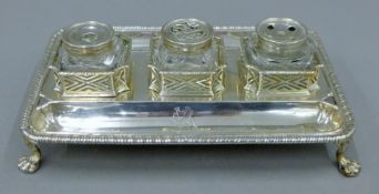 A Georgian silver desk stand. 25.5 cm long. 698.4 grammes.