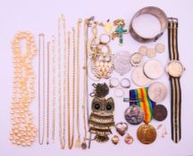 A quantity of 9 ct gold jewellery to include a rope twist necklace, a rope twist bracelet,