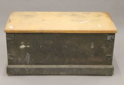 A Victorian pine trunk. 101.5 cm wide.