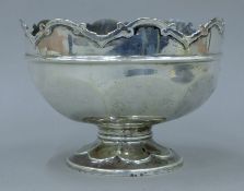 A silver rose bowl. 20.5 cm diameter. 510 grammes.