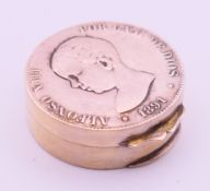 A Spanish silver coin set snuff box, the lid and base set with a Spanish 1891 5 pesetas coin. 3.