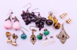 A quantity of various jewellery to include earrings,